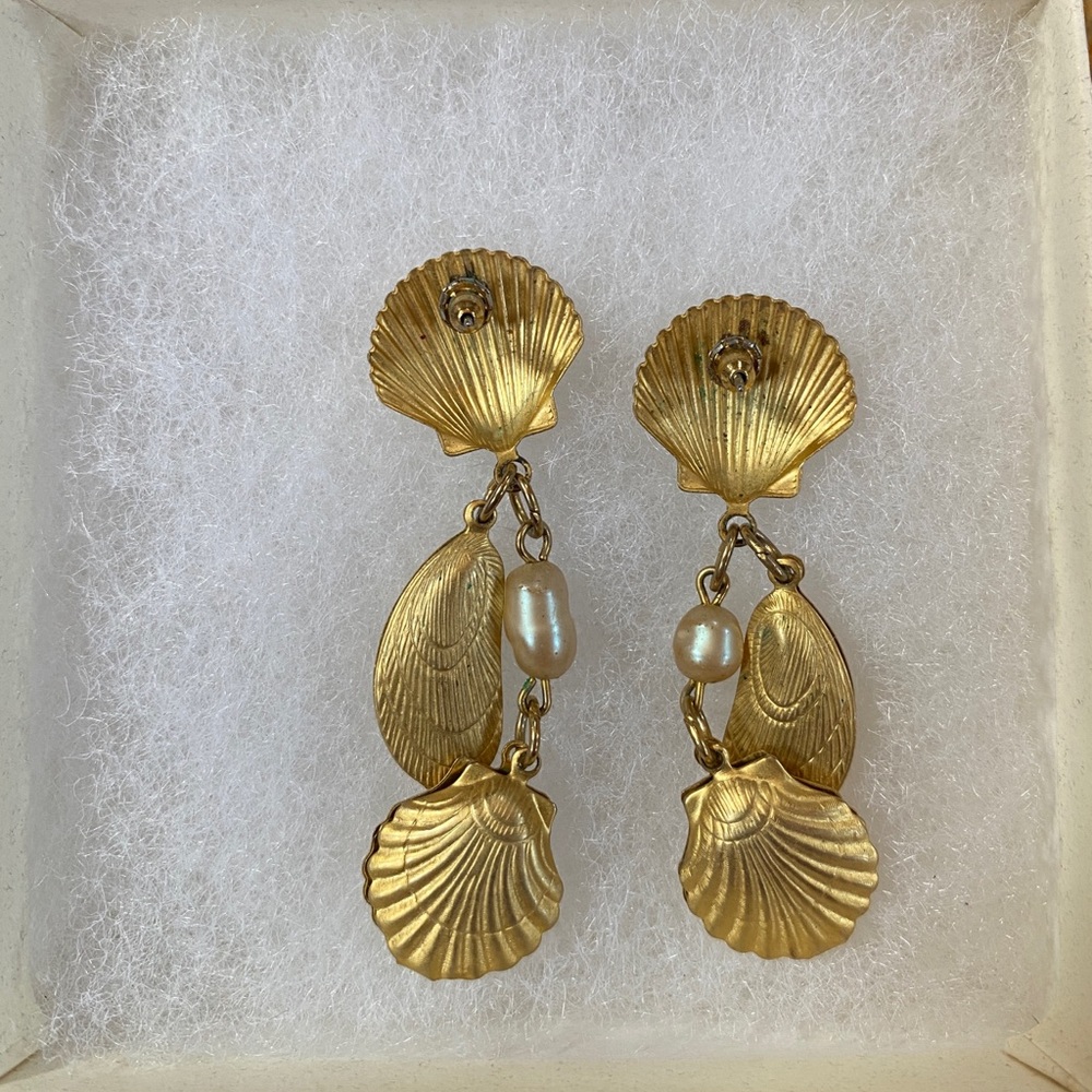 Shell Dangle Earrings - Picture 2 of 3